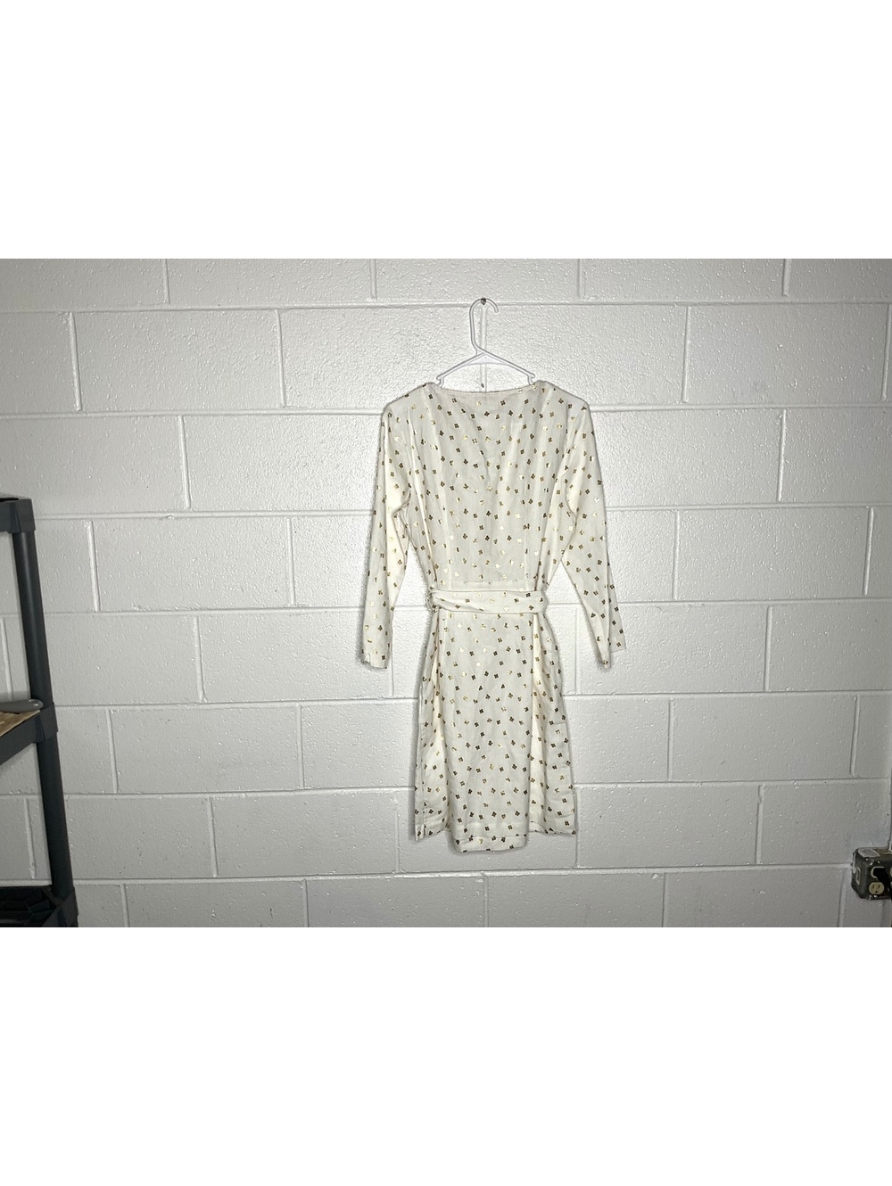 < Boden 100% Linen Cream W/ Gold Metallic Daisy Bud Pattern Dress > - Picture 5 of 6
